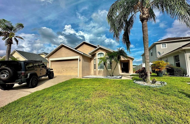 Grand Superior Westbury 4BD House near Disney