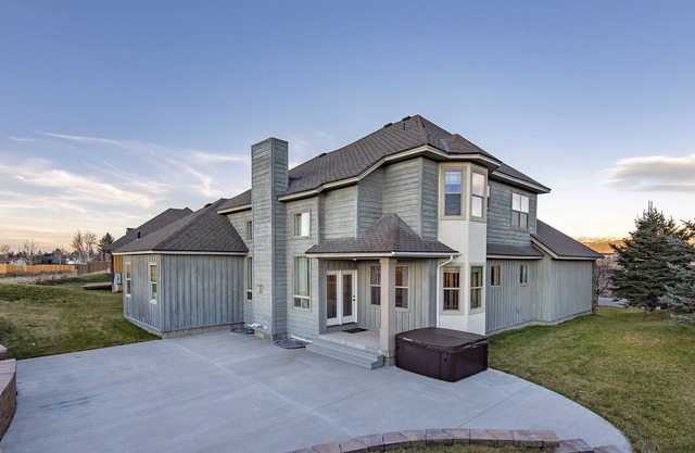*New*Spacious 4BR in Driggs/Location!/HotTub/Games/Ski Targhee