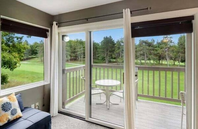 Grand Traverse Retreat: Golf, Explore, Unwind – Your Traverse City Adventure Starts Here!
