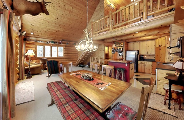 Grand View Lodge -New Listing With Room For The Family