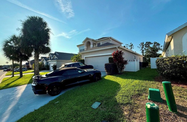 Grand Family House with Private Pool near Disney