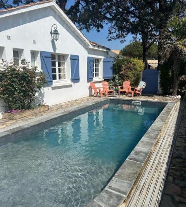 Grande maison de vacances avec piscine