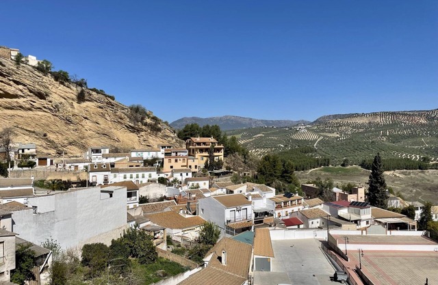 Maison de la Grand-mère Antonia à Iznájar - Charme Authentique au Cœur de l'Andalousie