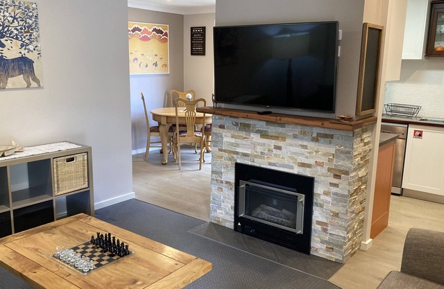 Grandview Unit is in a quiet location close to lake beaches and mountain trails.