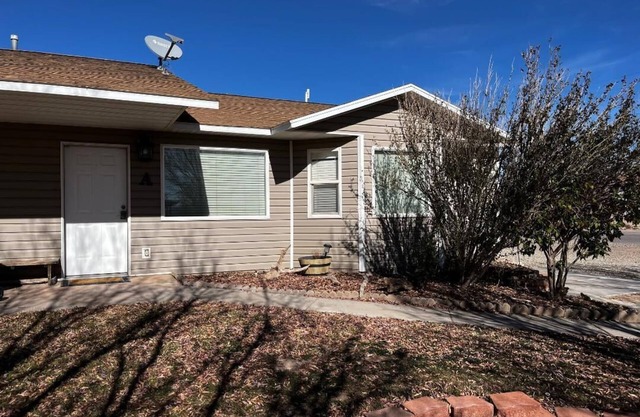 Granny's Nook, Cozy 3-Bedroom Home In Hanksville