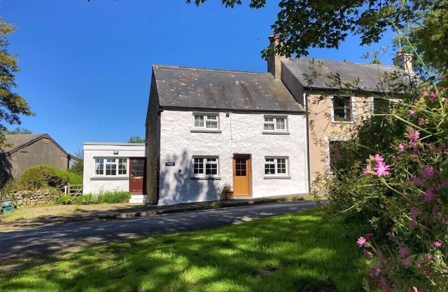 Granston Cottage, CASTLEMORRIS