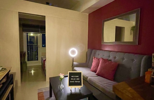 Grass Residences Cozy, Inexpensive Staycation