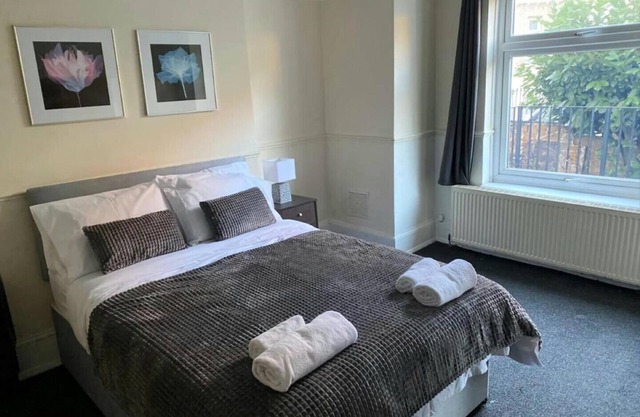Gravesend Spacious 1 bedroom Apartment - 2 mins Walk to Station