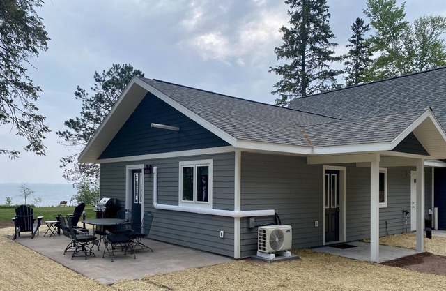 Gray-Duplex-de Luxe-Salle de bain privée séparée-Vue sur Lac