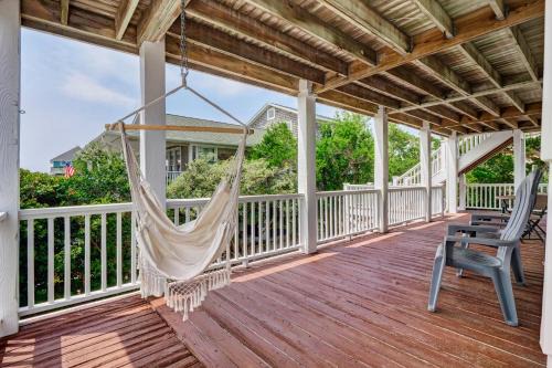 Gray Whale by Sea Scape Properties