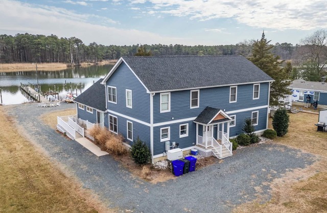 Grays Inn Creek Waterfront Pvt. Dock Kayaks & View