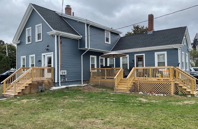 Great 3 bdrms, three quen beds, full kitchen, 4 cars indoor prkg & klss entry