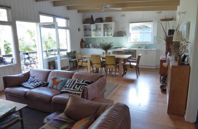 Mimosa beach house, Somers