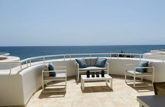 Front de mer Appartement spectaculaire, grande terrasse avec vue sur la mer