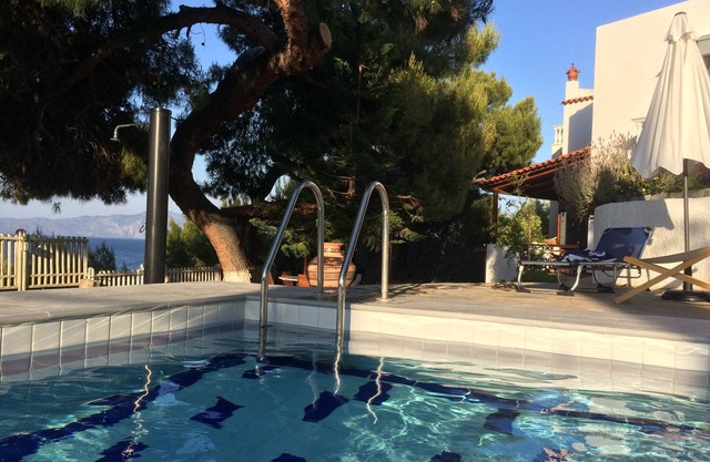 Grande villa bord de mer avec piscine privée 1h30 d'Athènes pour 10/12 personnes