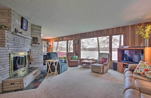 NOUVEAU! Great Bear Lake Home avec quai privé, foyer