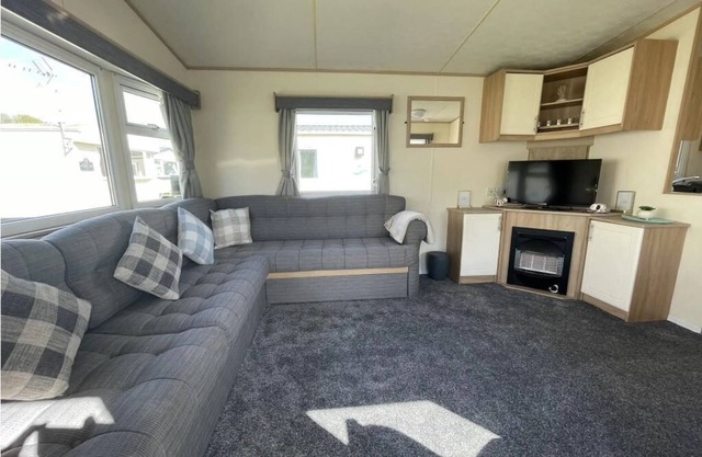 Great caravan with homely feel in Clacton-on-Sea
