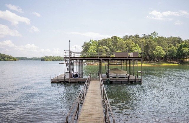 GREAT CLEMSON AND UGA GAME DAY RENTAL!nBeauty of Lake Hartwell at Skipping Rocks
