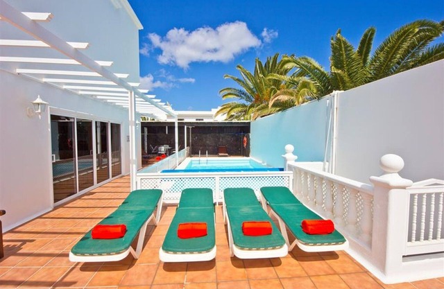 Great Costa Teguise Home | Villa Luz De La Fragata | 4 bedrooms | Private Pool | Central Location