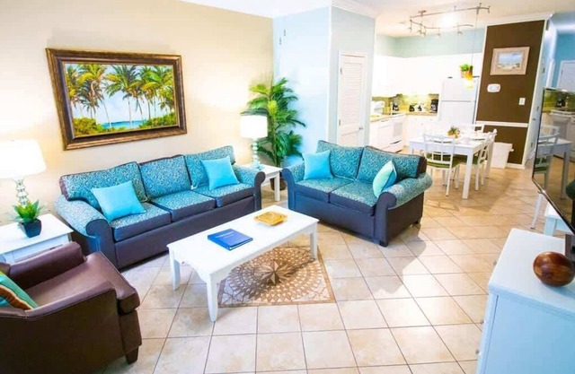 Great Deal! Surfside Myrtle Beach - 3 Bedrooms!