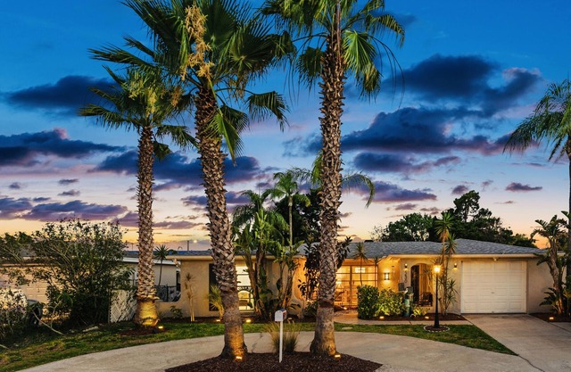 NOUVEAU !Rénové, toute nouvelle maison meublée avec goût avec piscine Regardez à l'intérieur 🏝☀️