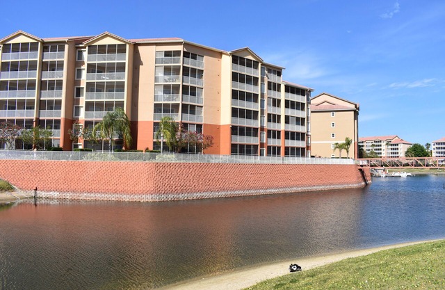 Great Family Oriented Resort with Water Park Access Included & Multiple Pools