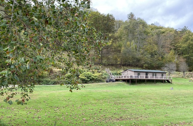 Grand pavillon de pêche, de motoneige et de chasse