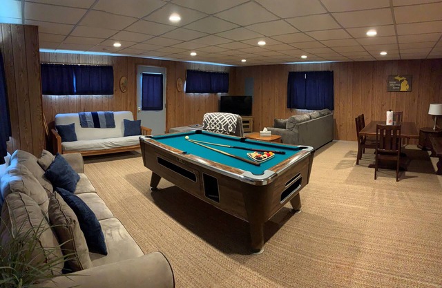 Grande escapade! Grande salle de jeux, cuisine rénovée, 3 chambres!