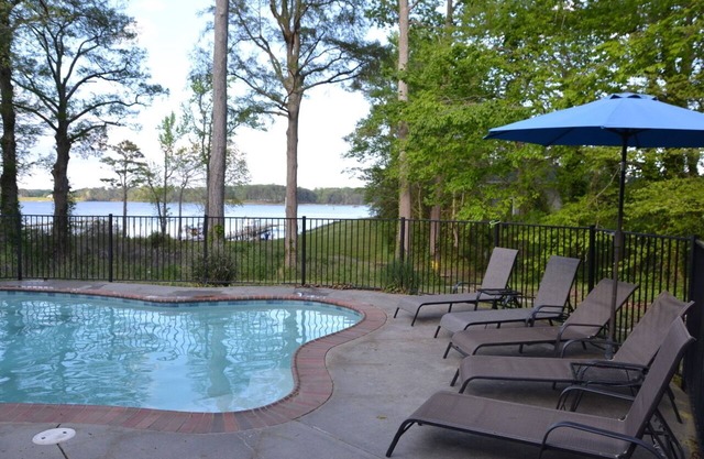 Plaisir à terre! Perfect Waterfront Get-a-Way ** Nouveau pour 2019! Jacuzzi!**