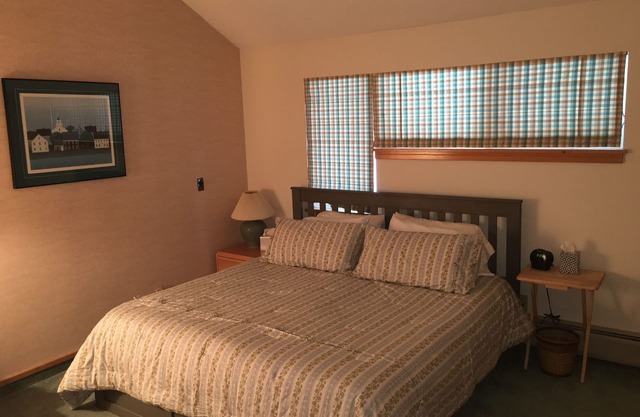 Unité confortable avec très grand lit, près des remontées mécaniques, du spa et de la brasserie Killington