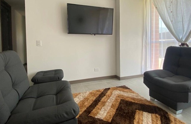 Great light in this well located 3 bedroom apartment