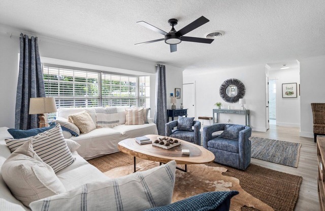 Amazing Location: Deerfield Beach/Lighthouse Point -close to all! 1.5mi to beach