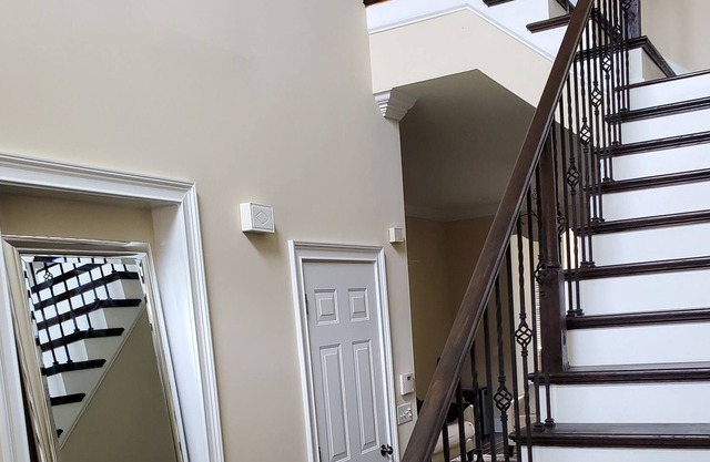 Grand espace de luxe dans la communauté recherchée de lotissement de Johns Creek