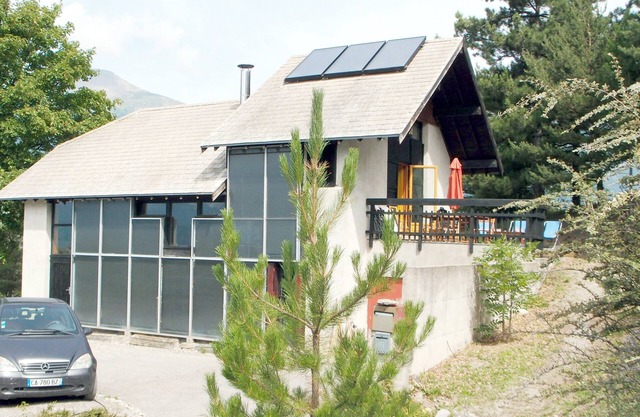 Très grande maison EMBRUN (7 pièces,12 personnes): Lac, balades, ski, soleil !