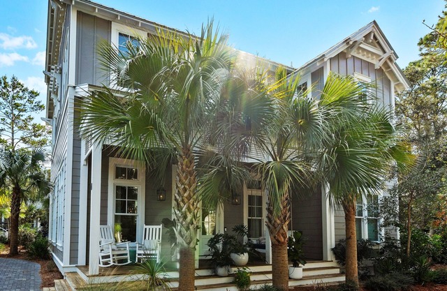 Great Rates! Beautiful Beach Cottage Located in The Hammocks