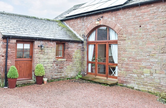 Great rural location away from the honey pot areas with lovely views of the countryside and up to th
