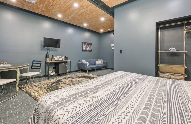 Modern Boutique Hotel in Middletown's Torchlight Pass Revival District 301