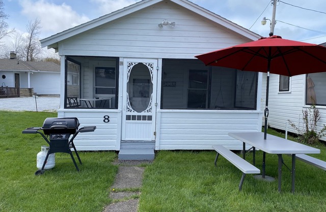 Great Strip Location | Walk to Lake | Wine Country | A/C | Grill & Firepit