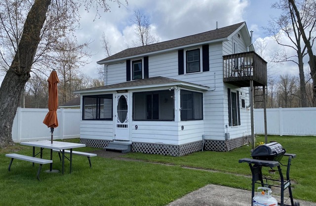 Great Strip Location|Walk to Lake|Wine Country|A/C| Grill & Firepit|Family.
