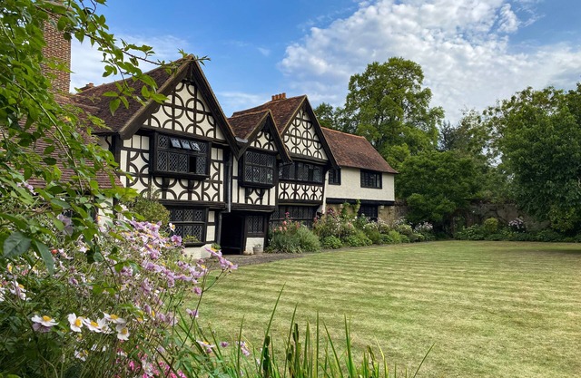 Great Tangley Manor 11th C Manor avec piscine intérieure chauffée, Londres moins de 1 heure