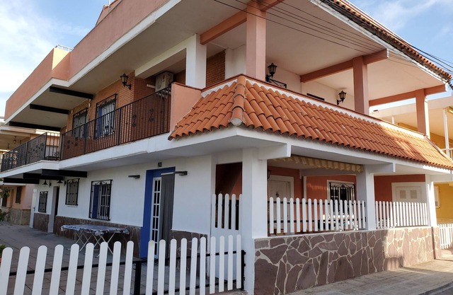 Grande maison de ville en 1ère ligne de plage à Moncofar, barbecue, solarium, 11 personnes