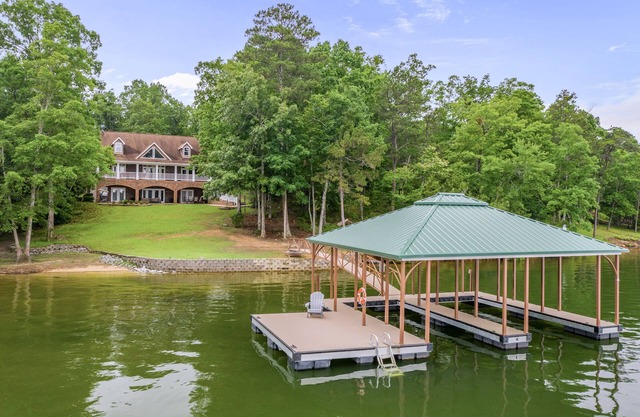 Smith Lake Rentals & Sales - BELLES VUES - Une vue magnifique sur le lac