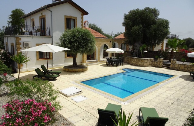 Villa avec piscine privée et climatisation