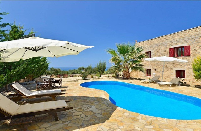 Villa privée de 4 chambres avec piscine. Villas grecques - Artemis