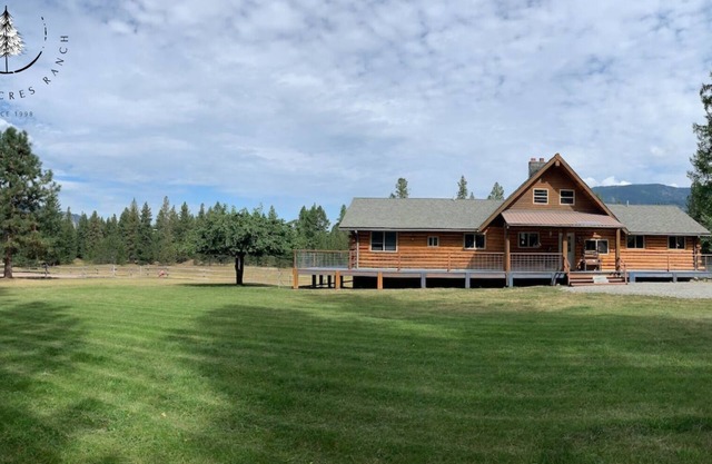 Green Acres Ranch // Entire Lodge