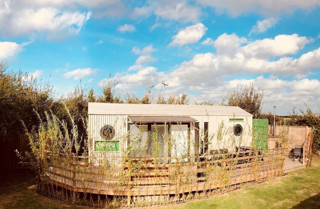 Green CargoPod - sleeps 2 adults only or 2 adults and 2 kids