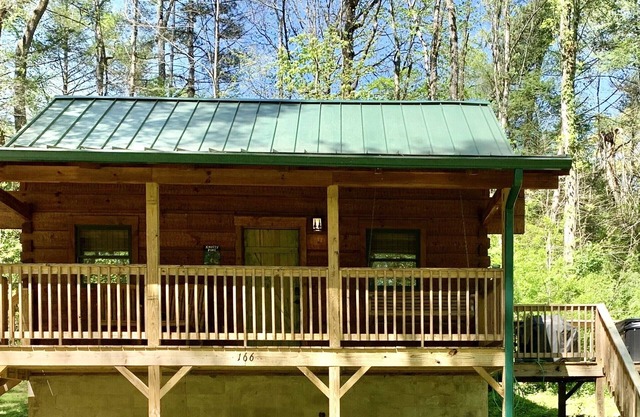 Green Door Cabin - une nouvelle escapade en chalet à Townsend
