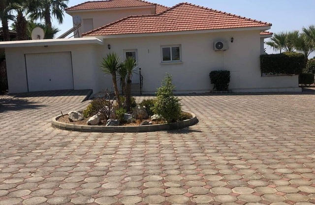 Hermosa casa de campo tradicional con piscina privada en el pueblo de Ozankoy