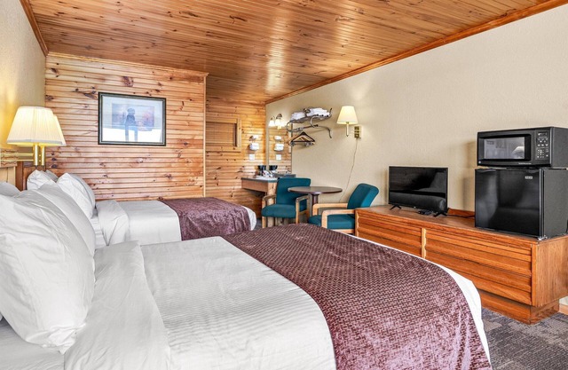 Early Blue Motel