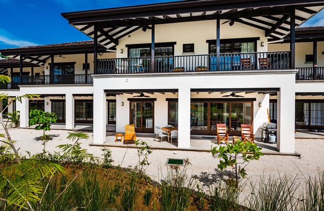 May Specials Ocean View 4bd - Walk to Pool & Beach with Beach Club Access